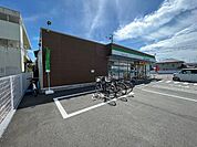 コンビニ「ファミリーマート津久居アルスプラザ前店まで1141m」