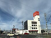 銀行「津信用金庫まで610m」