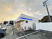 コンビニ「ローソン津上弁財町店まで548m」