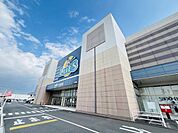 ショッピング施設「ベイスクエア津ラッツまで516m」