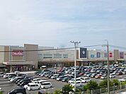 複合モール「イオンタウン津城山まで2474m」