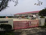 幼稚園、保育園「若松幼稚園まで1300m」