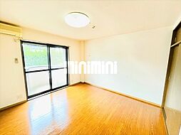 マンションサーキット 1階1Kのリビング/ダイニング