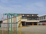 幼稚園、保育園「旭が丘幼稚園まで1300m」