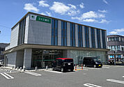 銀行「三十三銀行白子支店まで2231m」