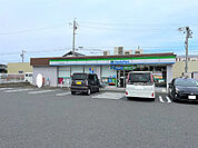 コンビニ「ファミリーマート鈴鹿中江島町店まで178m」