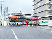 コンビニ「セブンイレブン鈴鹿白子駅前店まで44m」