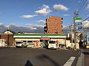 コンビニ「サンクスまで250m」