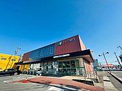 銀行「三十三銀行平田町駅前支店まで1650m」
