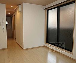 サンフェリシアン東福寺 103 1階ワンルームのリビング/ダイニング