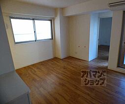 京都市営烏丸線 丸太町駅 徒歩4分の賃貸マンション 3階2LDKのリビング/ダイニング