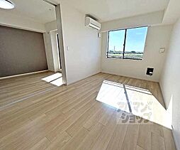 JR東海道・山陽本線 長岡京駅 3.3kmの賃貸アパート 3階2LDKのリビング/ダイニング