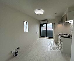 JR山陰本線 花園駅 徒歩3分の賃貸アパート 3階1DKのリビング/ダイニング