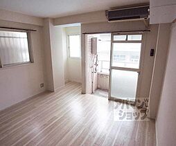 京阪本線 伏見稲荷駅 徒歩5分の賃貸マンション 1階1Kのリビング/ダイニング