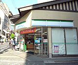 ファミリーマート京都三条高倉店まで40m