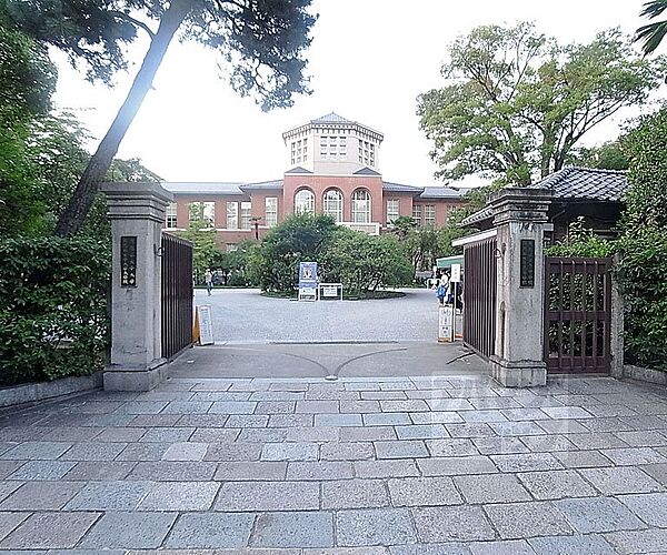 同志社女子大学（今出川）まで3100m