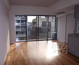 JR東海道・山陽本線 西大路駅 徒歩13分の賃貸マンション 5階1LDKのリビング/ダイニング