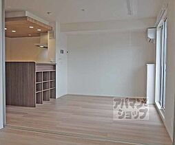 阪急嵐山線 上桂駅 徒歩13分の賃貸アパート 3階2LDKのリビング/ダイニング