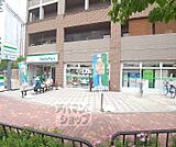 ファミリーマートＪＲ太秦駅前店まで750m