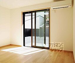 フラッティ千本下長者町 105 1階1Kのリビング/ダイニング