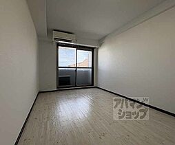 フラッティ千本今出川 501 5階1Kのリビング/ダイニング