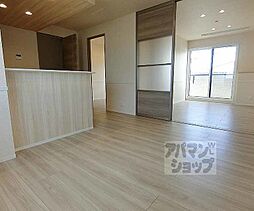 阪急京都本線 西院駅 徒歩9分の賃貸アパート 3階3LDKのリビング/ダイニング