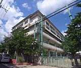 御所南小学校まで100m