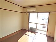 日当たりのよい居室です。