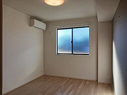 エンブレイス　アイ