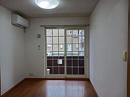 ドゥ・ドミール　D 103 1階2DKのリビング/ダイニング