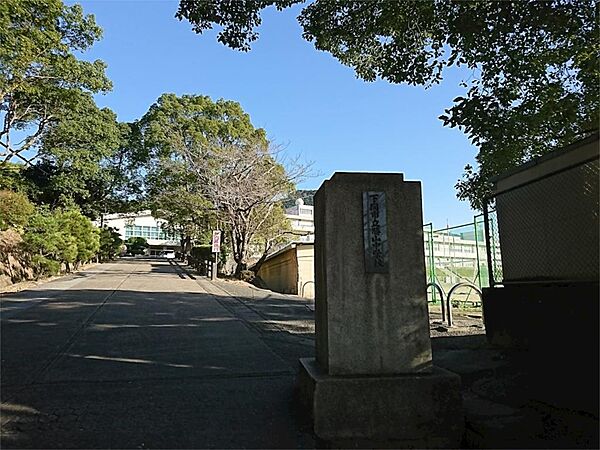 画像21:下関市立勝山中学校（1053m）