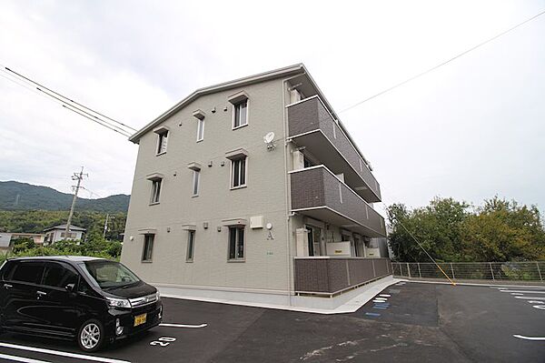 オッツセンチュリー長府　A棟 ｜山口県下関市長府松小田中町(賃貸アパート1LDK・3階・40.04㎡)の写真 その1