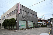 西中国信用金庫本村支店（550m）