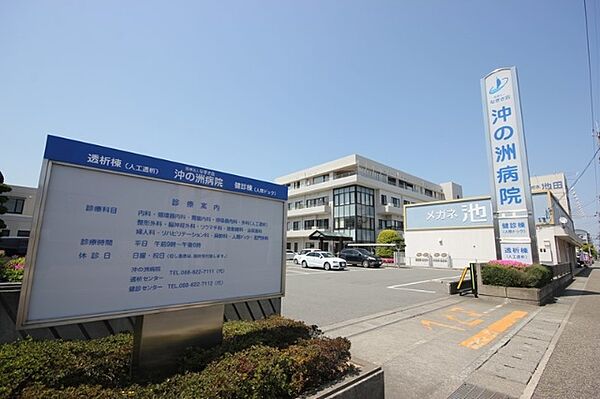 画像22:病院「なぎさ会沖の洲病院まで662m」