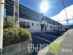 徳島県徳島市新浜町４丁目（賃貸アパート2LDK・1階・54.25㎡） その1