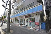 コンビニ「ローソン徳島山城町店まで382m」
