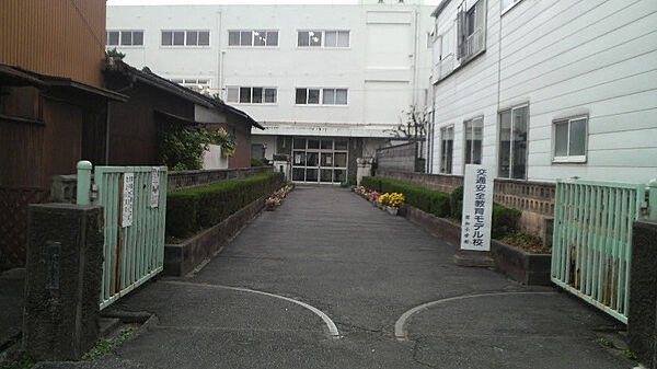 画像19:【小学校】徳島市立昭和小学校まで3009ｍ
