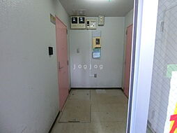 4 / 8