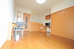 京王線 調布駅 バス17分 晃華学園東下車 徒歩7分の賃貸アパート 1階1Kのリビング/ダイニング