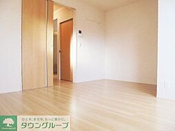 JR中央線 三鷹駅 バス12分 新川団地中央下車 徒歩5分の賃貸アパート 1階1Kのリビング/ダイニング