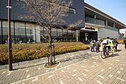クイーンズ伊勢丹仙川店 743m