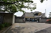 枚方市立西長尾小学校（879m）