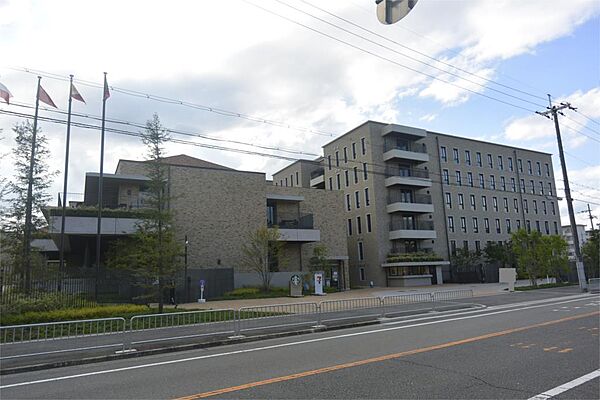 画像16:関西外国語大学 御殿山キャンパス・グローバルタウン（809m）