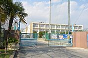 枚方市立枚方中学校（377m）