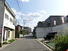 外観：前面道路は幅員6.0mの公道ですっきりしています。