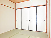 タップリ入る押入れ