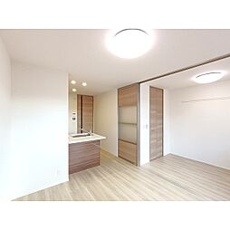 コンフォーティア宮田　A棟 3階1LDKのリビング/ダイニング