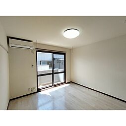 STEP COURT ONIWA 1階1Kのリビング/ダイニング