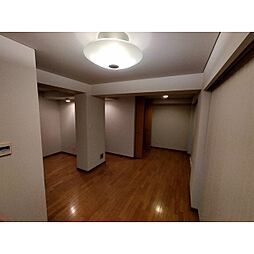 箕瀬レジデンス 1階ワンルームのリビング/ダイニング