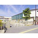 小学校「小山小学校まで720ｍ」